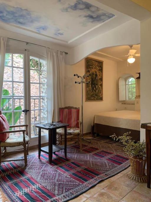 Studio Au Charme Medieval La Garde  Εξωτερικό φωτογραφία