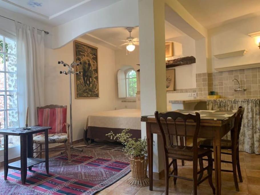 Studio Au Charme Medieval La Garde  Εξωτερικό φωτογραφία